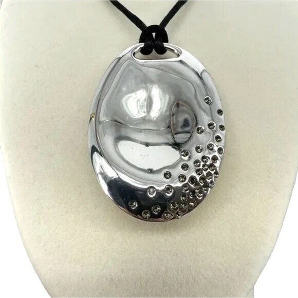 J. Jill Sculpted Oval Pendant Necklace Silver Cluster Rhinestones Adjustable NWT - Picture 3 of 11